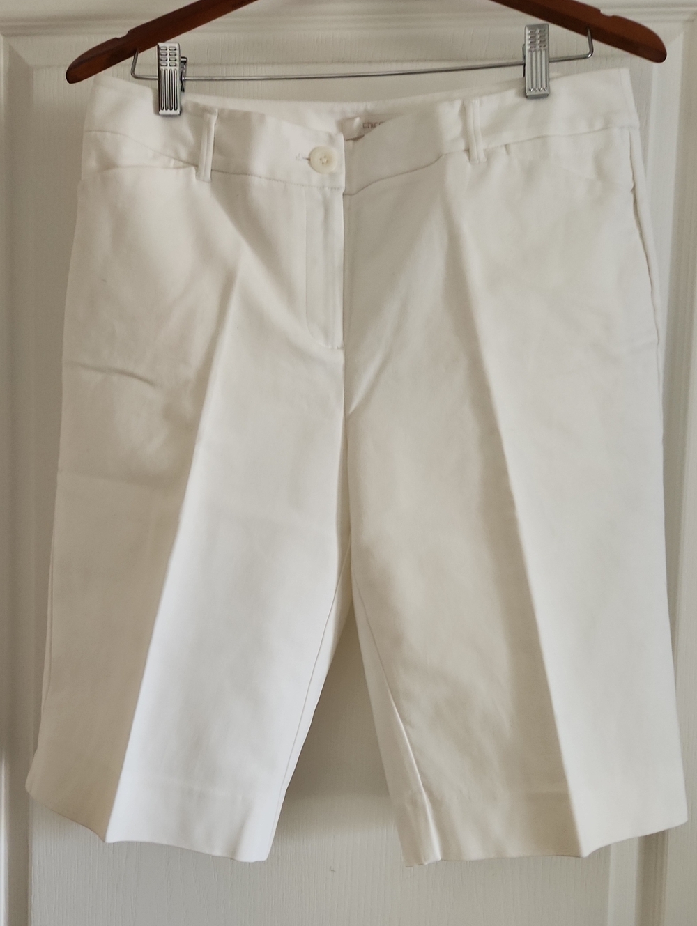 Chico's White Women's 1.0 Shorts — Classic Clean Finish